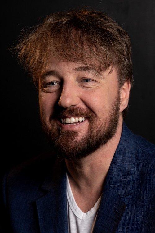 John Owen-Jones fotoğrafı