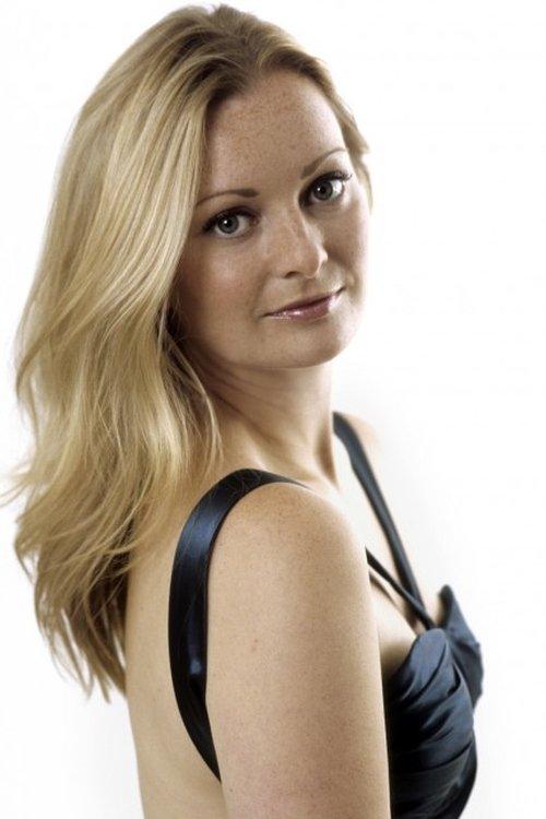 Lucy Crowe fotoğrafı