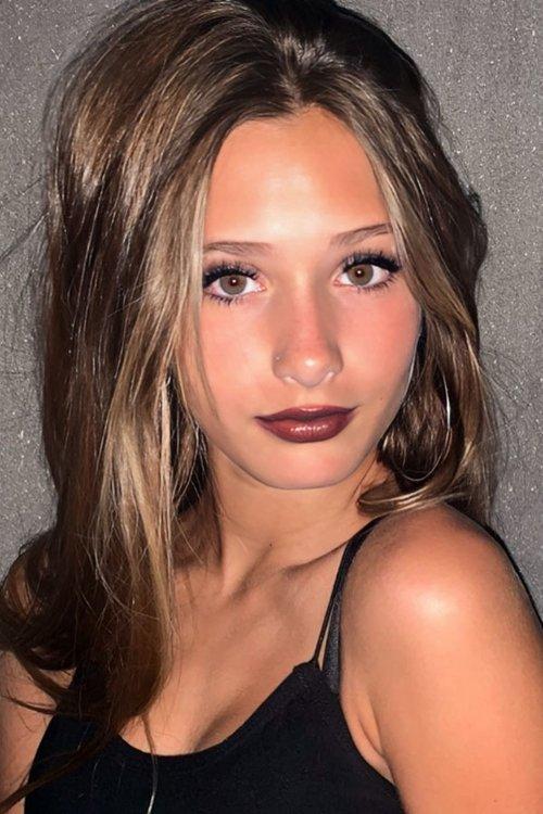 Lola Poggio fotoğrafı