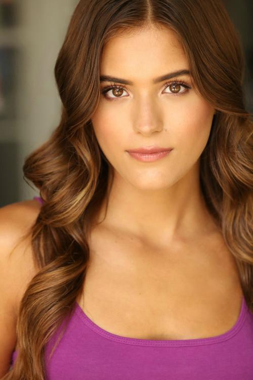 Alexandra Scott fotoğrafı