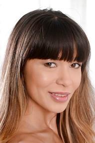 Mona Kim fotoğrafı