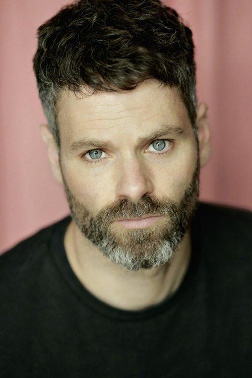 Matt Kennard fotoğrafı