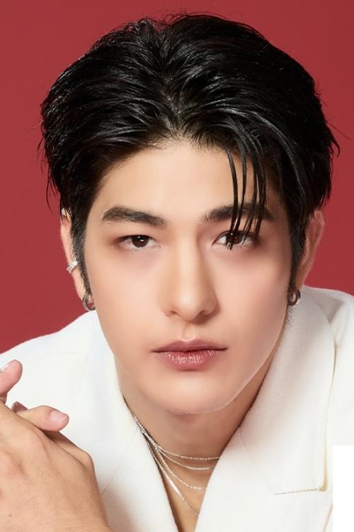 Luke Ishikawa Plowden fotoğrafı