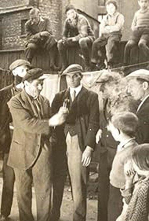 Vi bygger landet film afişi