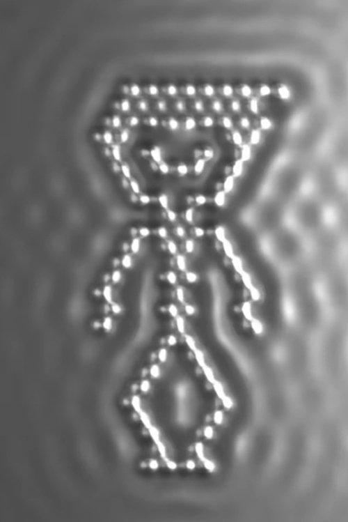 Moving Atoms: Making The World's Smallest Movie film afişi