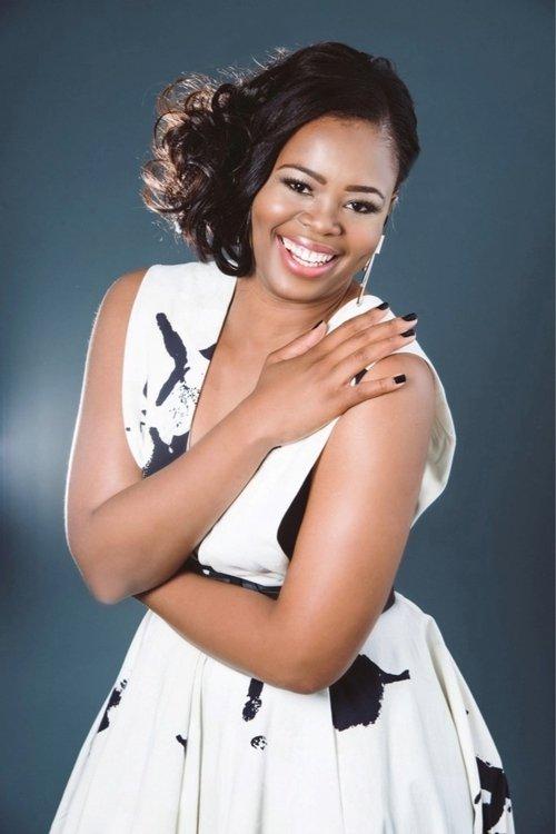 Pretty Yende fotoğrafı