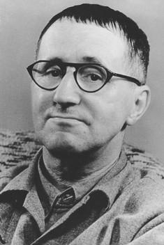 Bertolt Brecht fotoğrafı