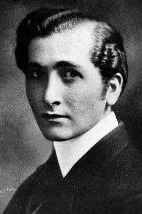 John Keller fotoğrafı