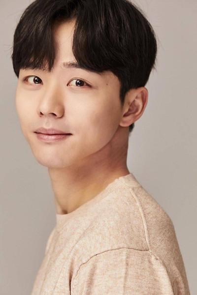 Ahn Jeong-gyun fotoğrafı