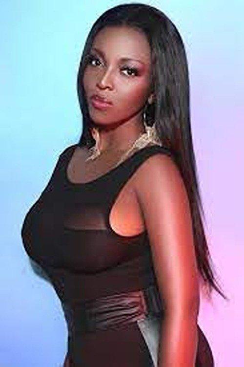 Yvonne Okoro fotoğrafı
