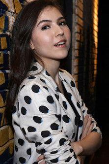 Olivia Jensen fotoğrafı