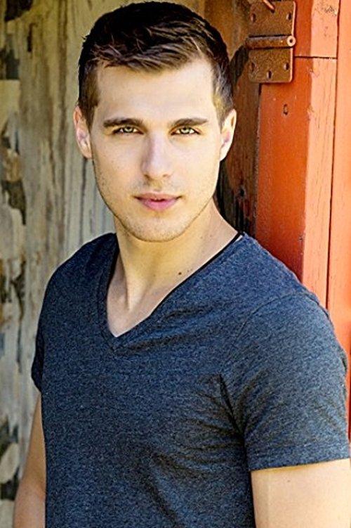 Cody Linley fotoğrafı