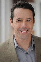 Adam Weber fotoğrafı