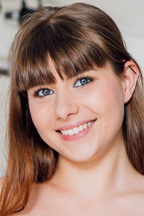 Luna Rival fotoğrafı