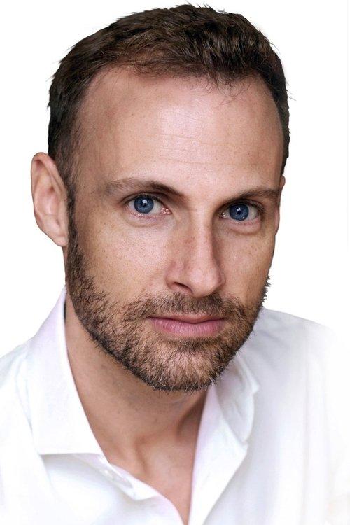 Flannan Obé fotoğrafı