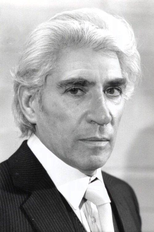 Frank Finlay fotoğrafı