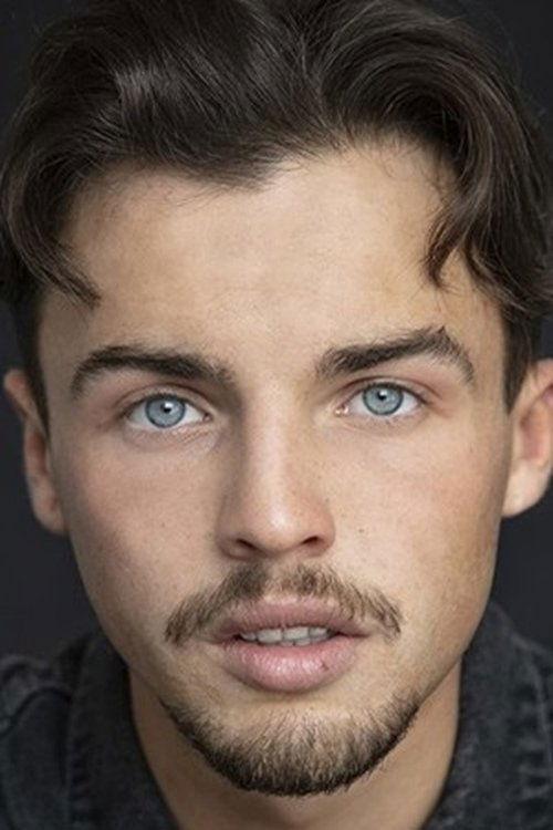 Adam Richardson fotoğrafı