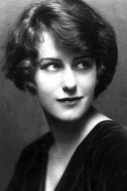 De Sacia Mooers fotoğrafı