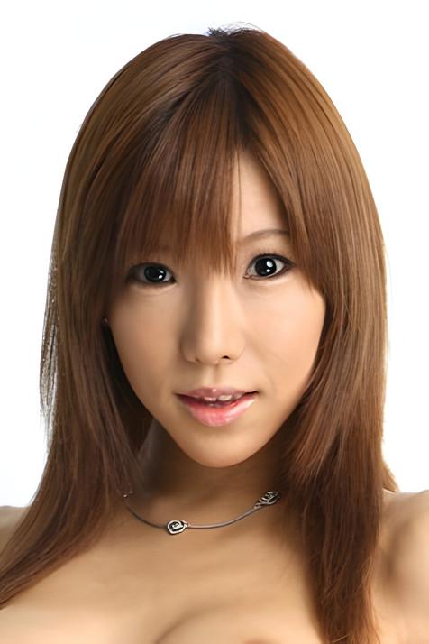 Serina Hayakawa fotoğrafı