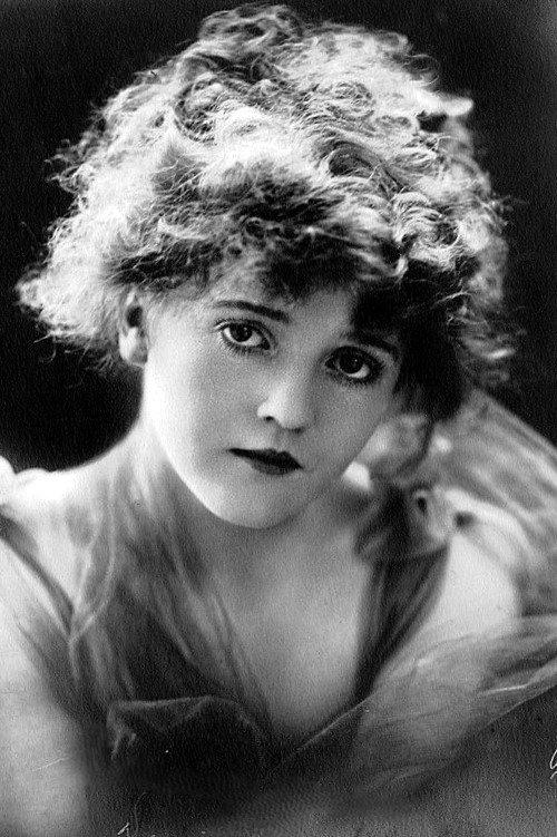 Doris May fotoğrafı