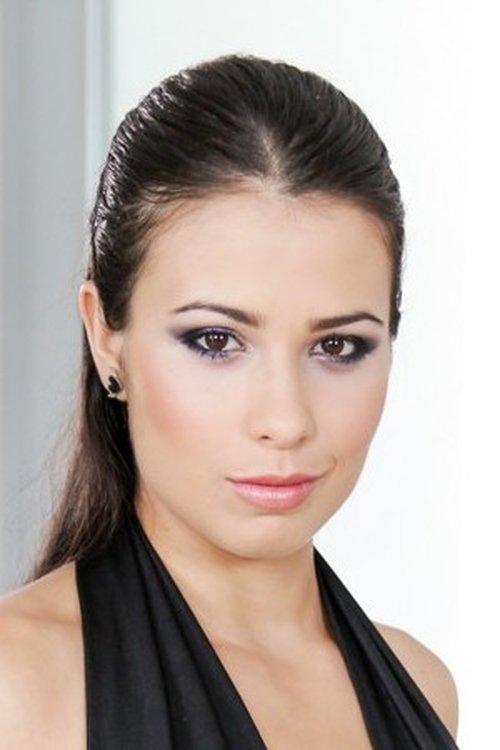 Mira Cuckold fotoğrafı