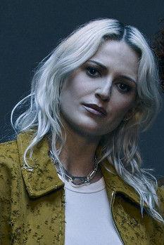 Emily Armstrong fotoğrafı