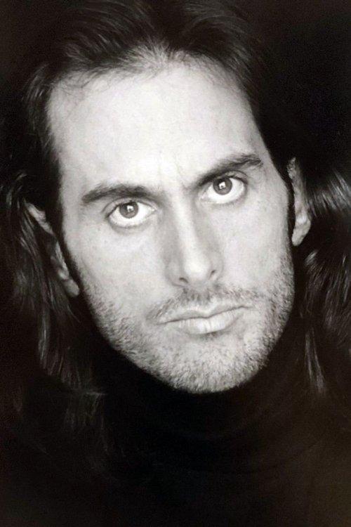 Mathew Karedas fotoğrafı