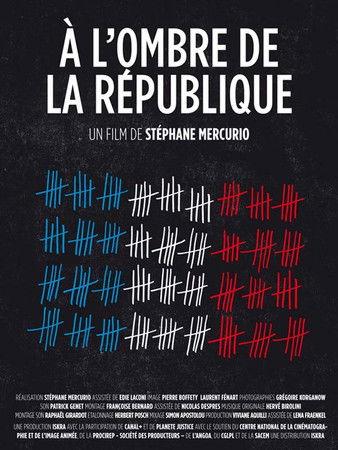 À l'ombre de la République film afişi