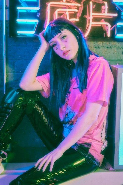 Lovina Yavari fotoğrafı