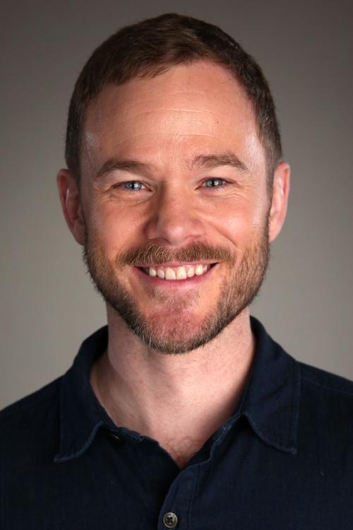 Aaron Ashmore fotoğrafı