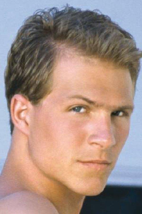 Troy Halston fotoğrafı