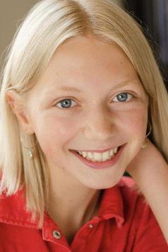 Simone Phaneuf fotoğrafı