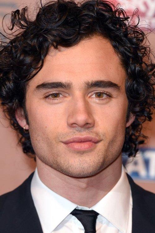 Toby Sebastian fotoğrafı