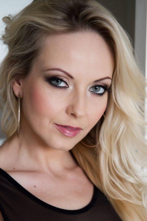 Jana Cova fotoğrafı