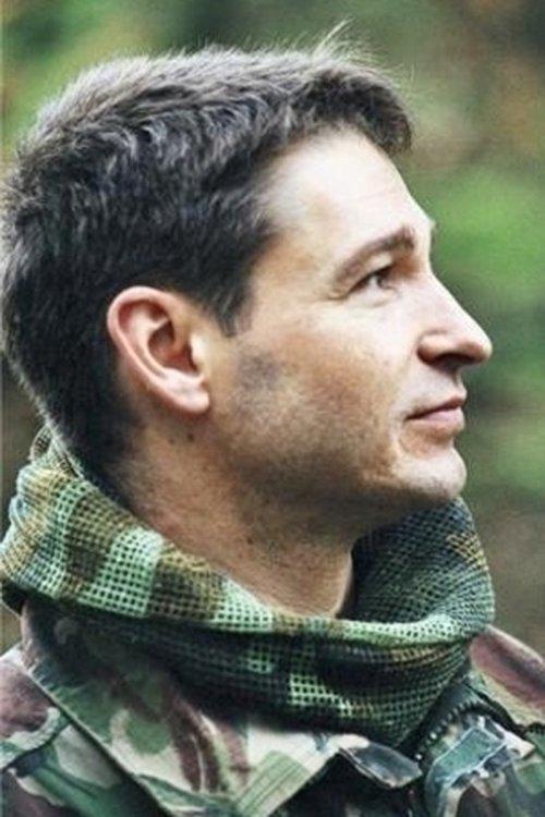 Leslie Simpson fotoğrafı