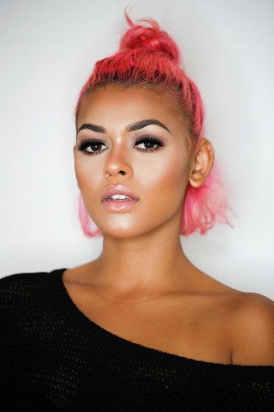 Alexandra Joner fotoğrafı