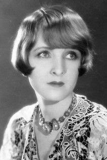 Claire Windsor fotoğrafı