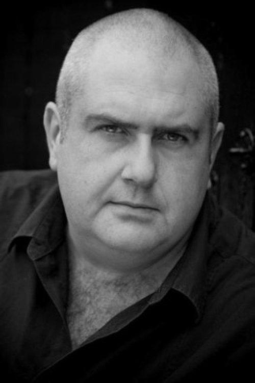 Adrian Hood fotoğrafı