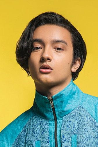 Bryan Domani fotoğrafı