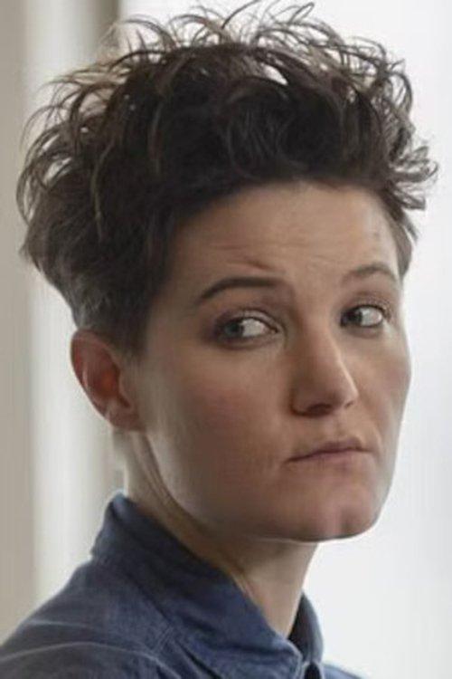 Charlie Covell fotoğrafı