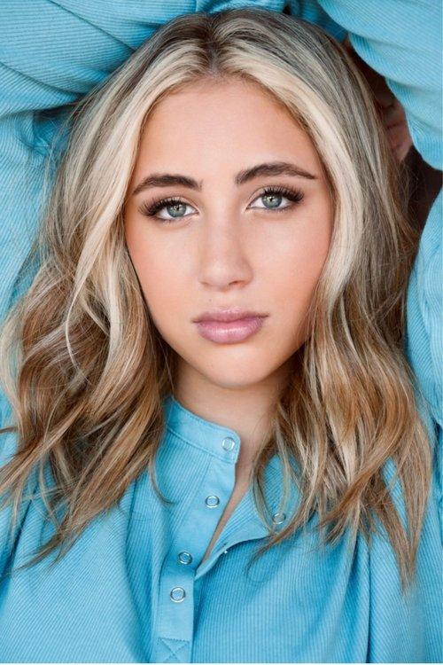 Ava Kolker fotoğrafı