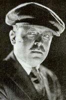 Erle C. Kenton fotoğrafı