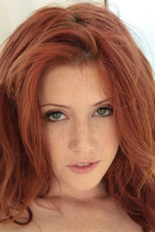 Elle Alexandra fotoğrafı