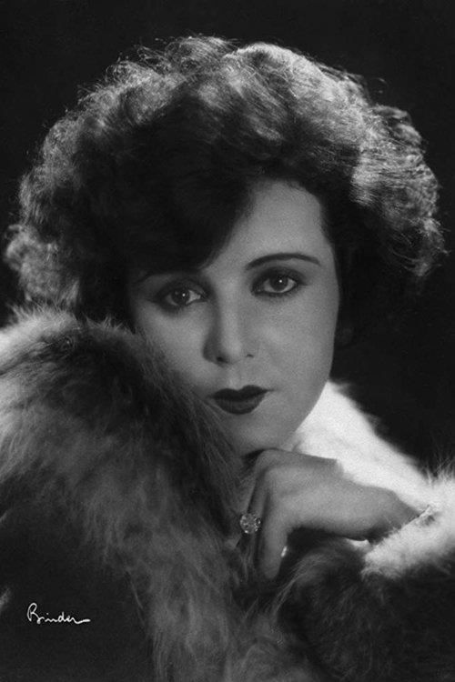 Elisabeth Pinajeff fotoğrafı