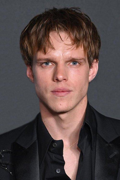 Finn Bennett fotoğrafı