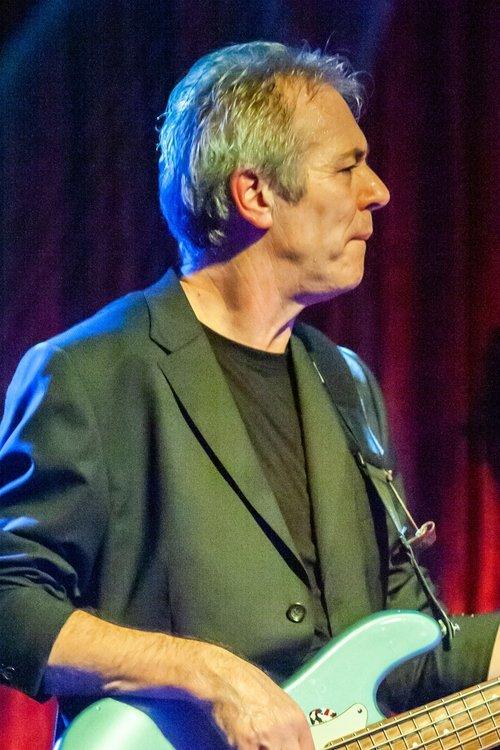 John Giblin fotoğrafı