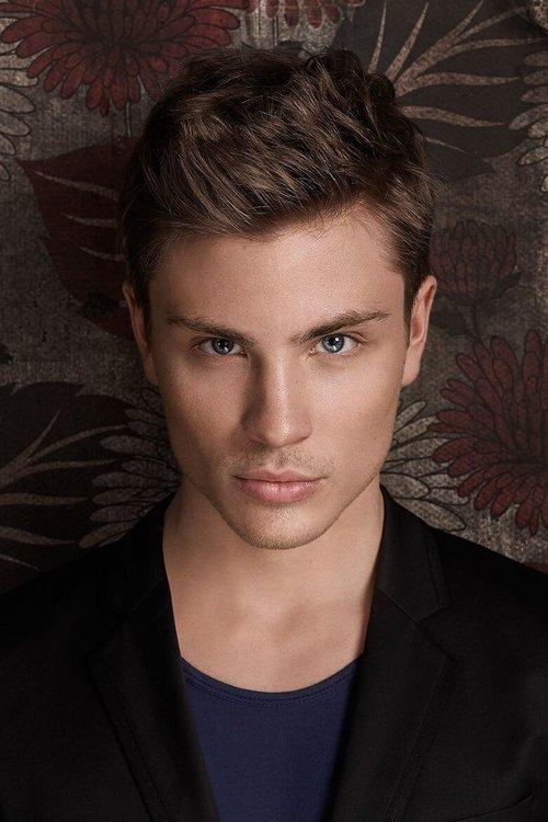 Jannik Schümann fotoğrafı