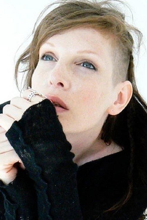 Mikela Jay fotoğrafı