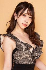 Manami Oura fotoğrafı