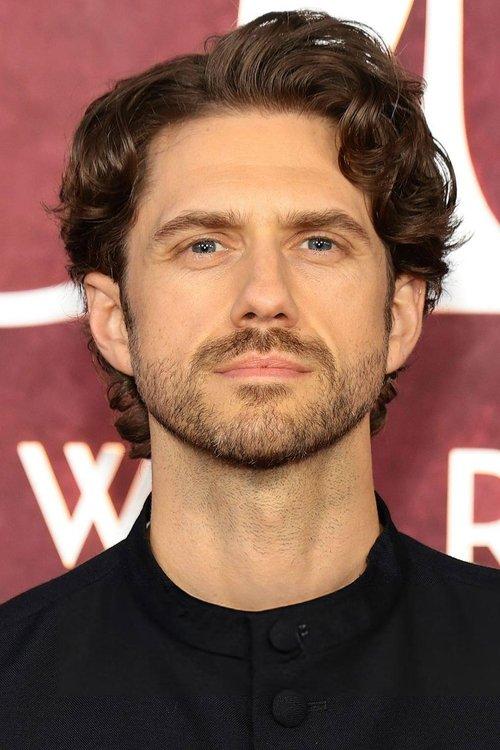Aaron Tveit fotoğrafı